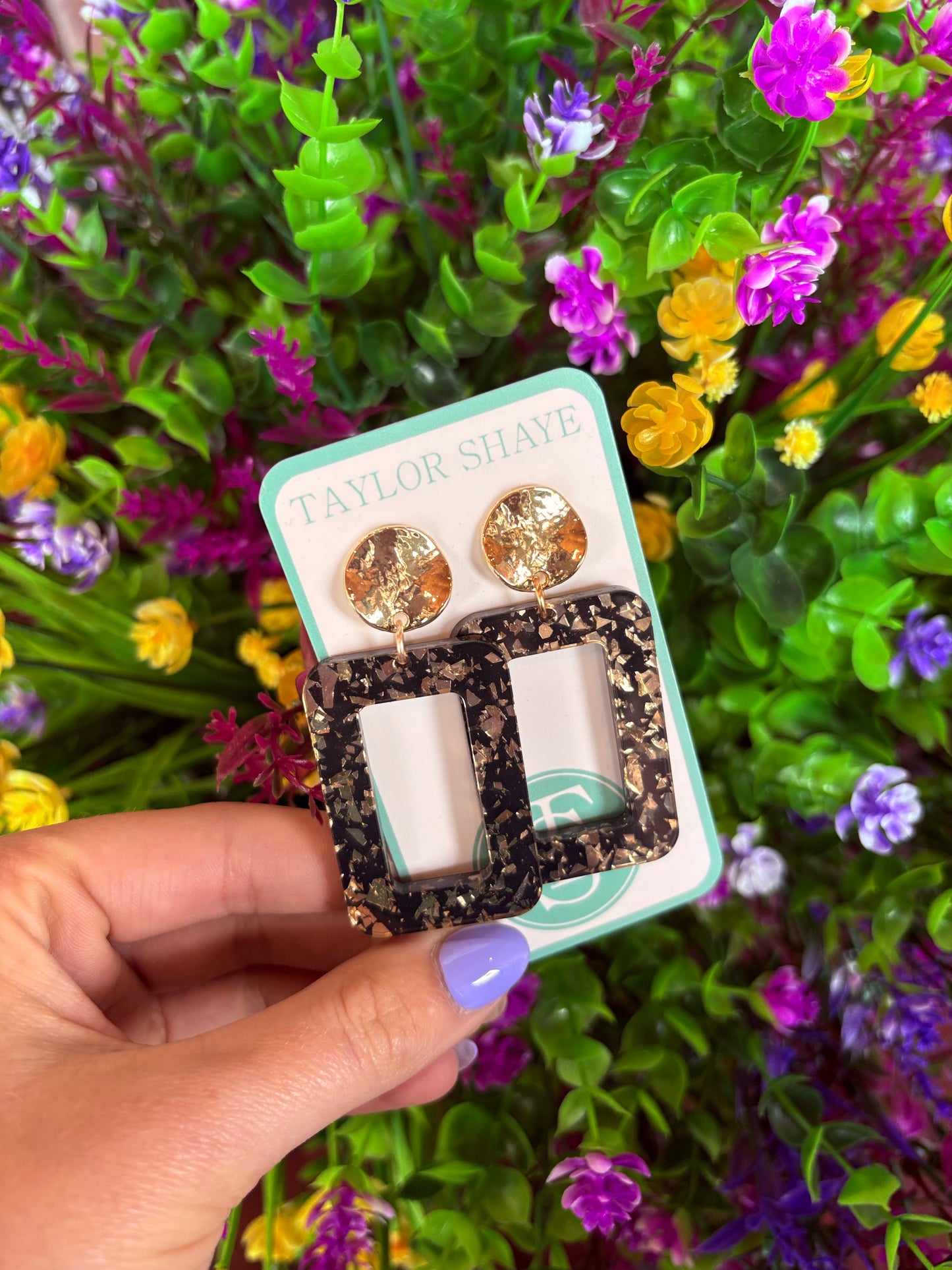 Black and Gold Rectangle Drops