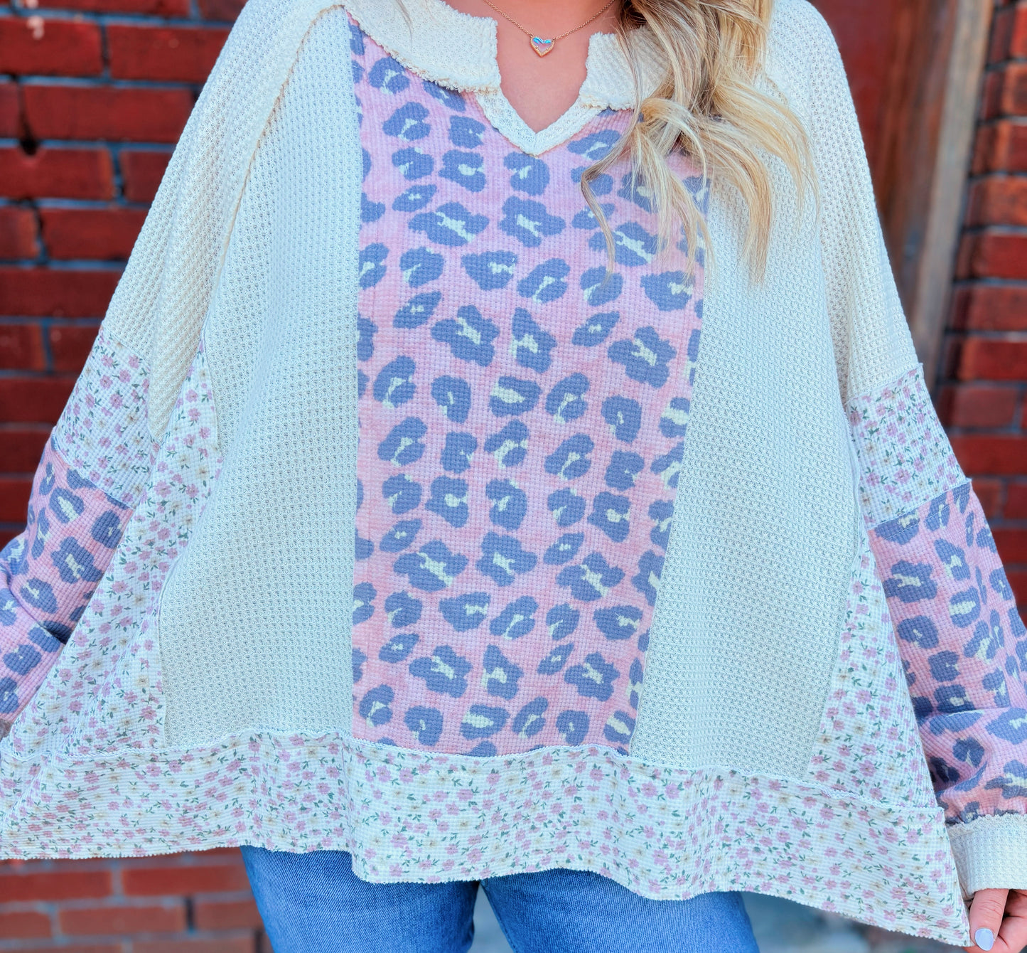 Round Neck Printed Contrast Thermal Knit Top