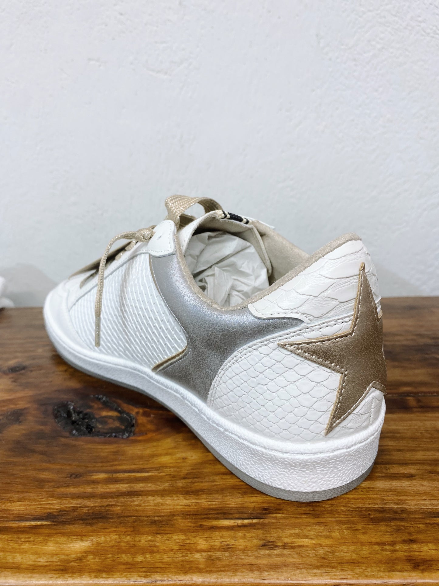 Shu Shop White Snake Park Sneaker