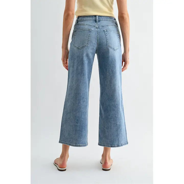 Mid Rise Wide Leg Crop Jeans