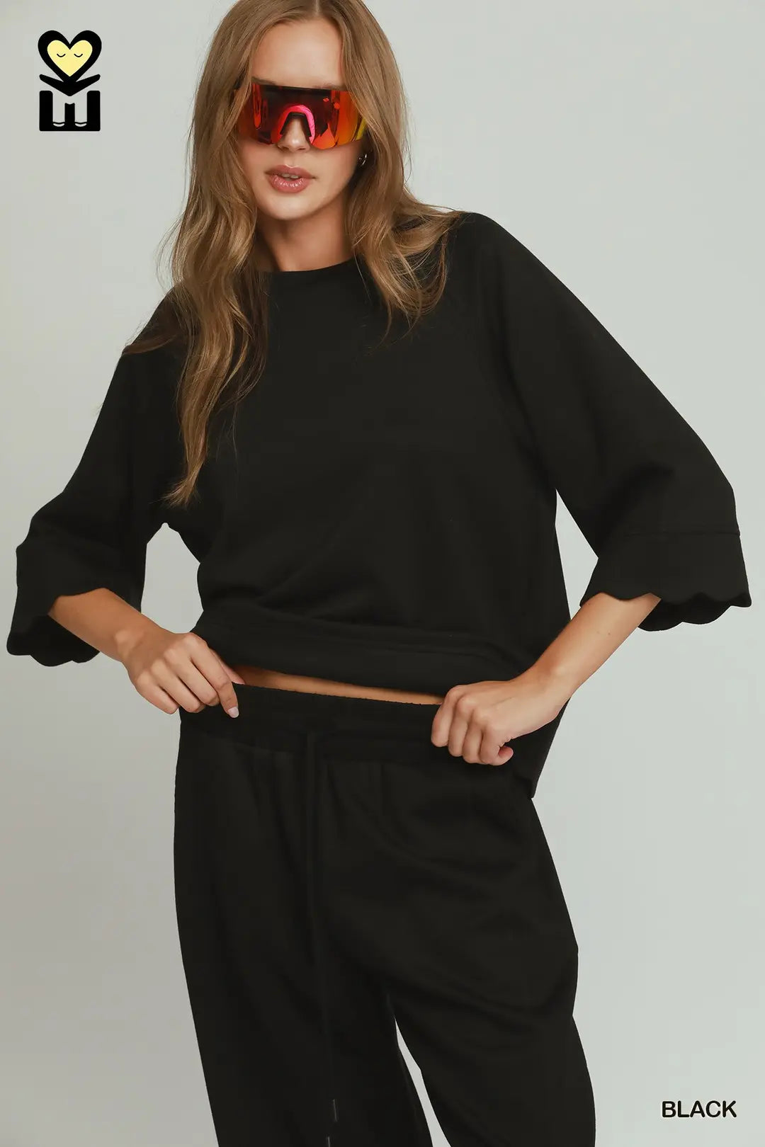 Black Scallop Sleeve Top