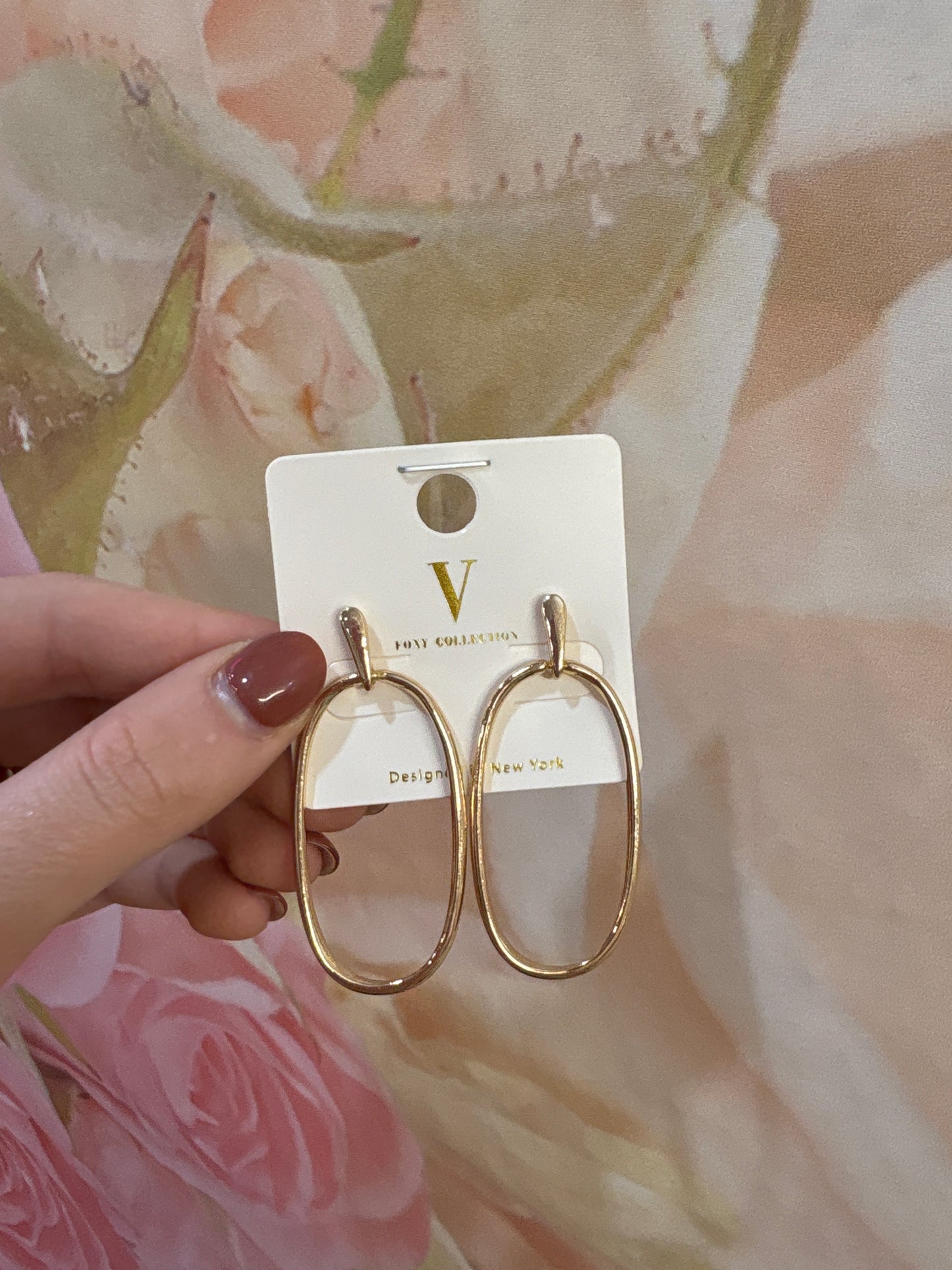 Gold Bar with Open Oval Earring