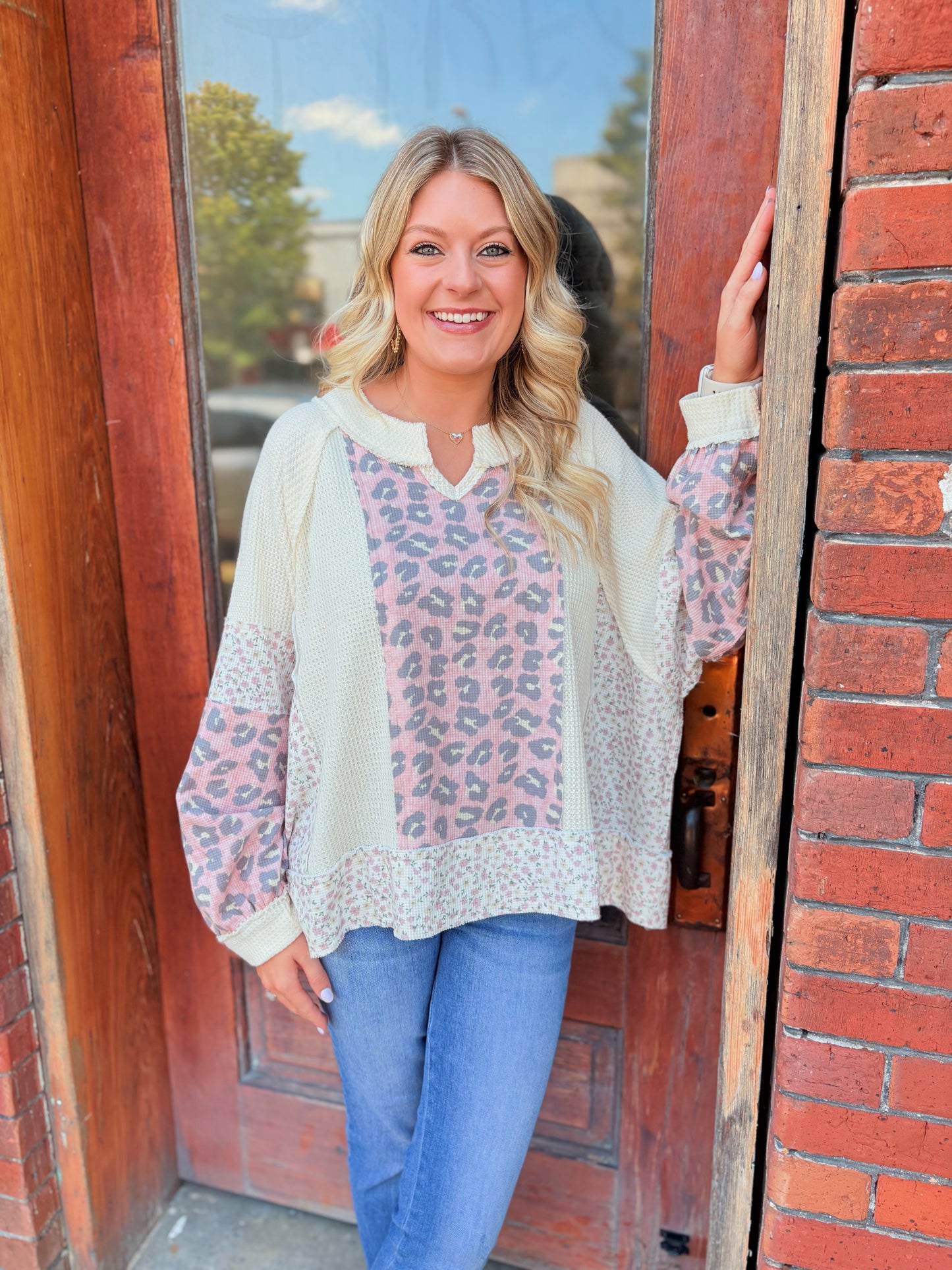 Round Neck Printed Contrast Thermal Knit Top