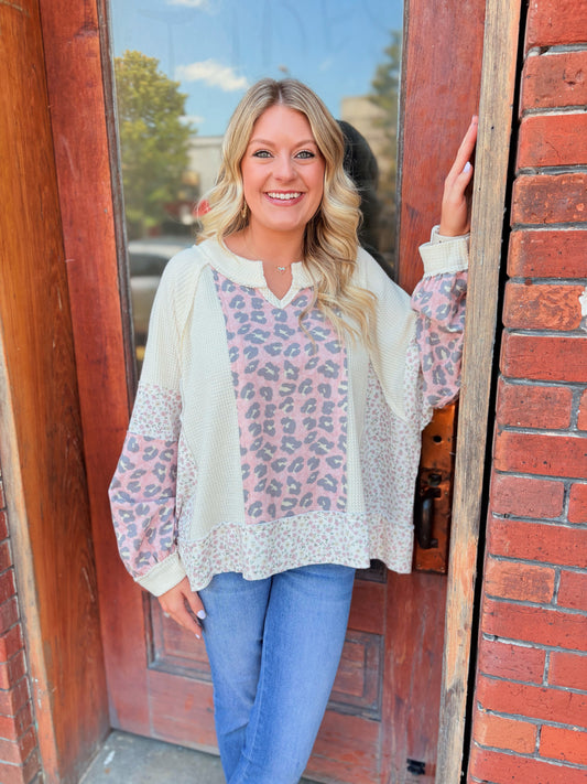 Round Neck Printed Contrast Thermal Knit Top
