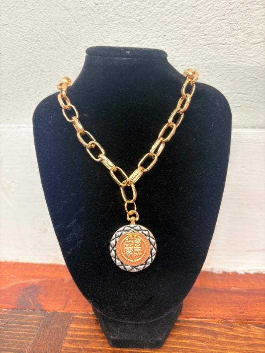 The Heirloom Necklace