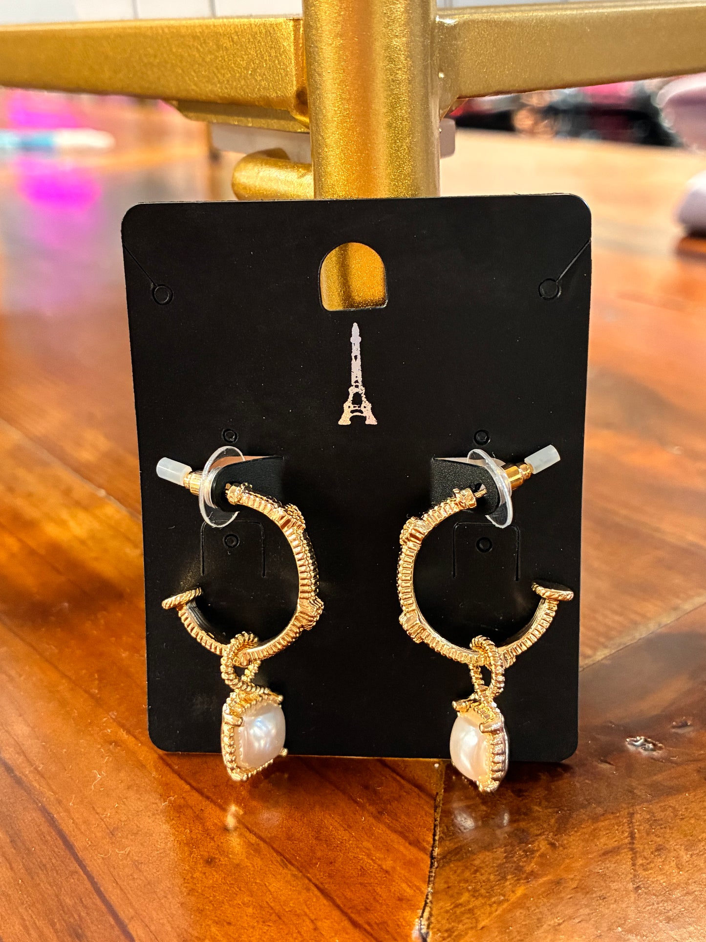 Gold Ribbed 1" Hoop with Pearl Stone Earring
